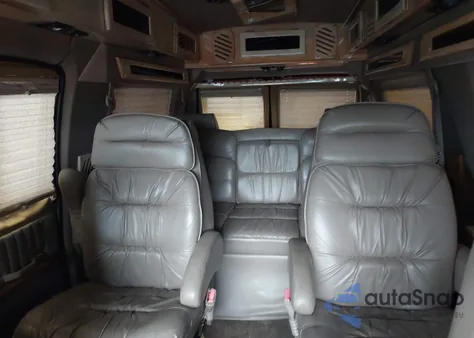 1999 Ford E-150 Commercial/Recreational from USA, damaged, VIN 1FDRE14L8XHB48536